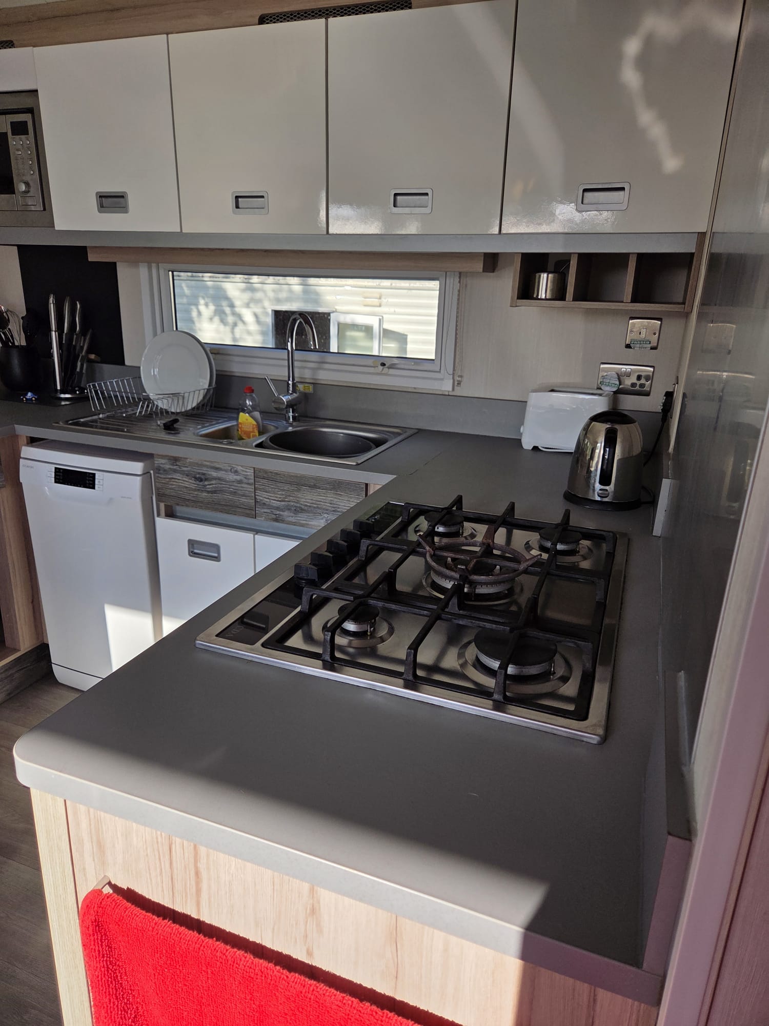 Wild Rose Twin Bedroom 1